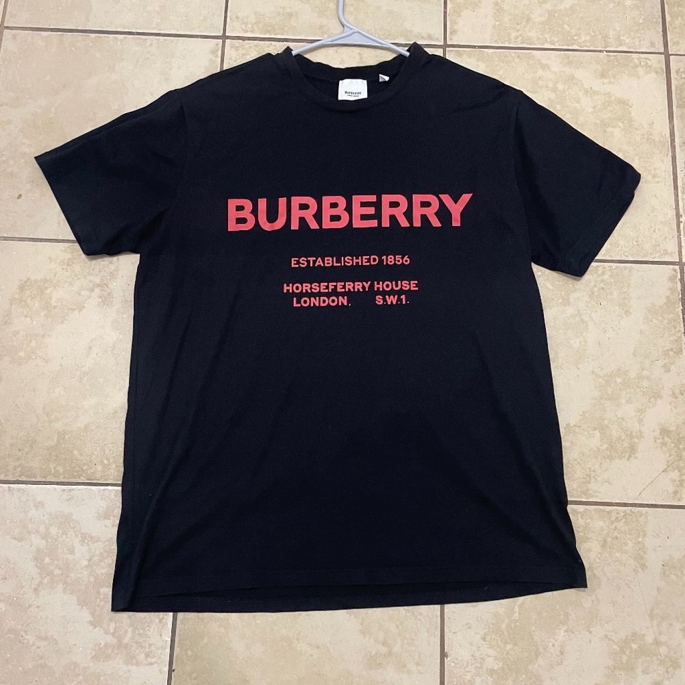 Burberry tee